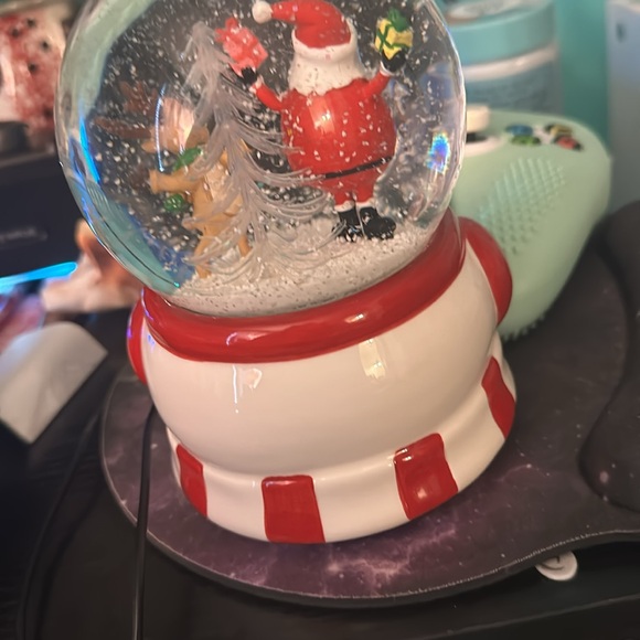 Snow globe - Picture 3 of 4